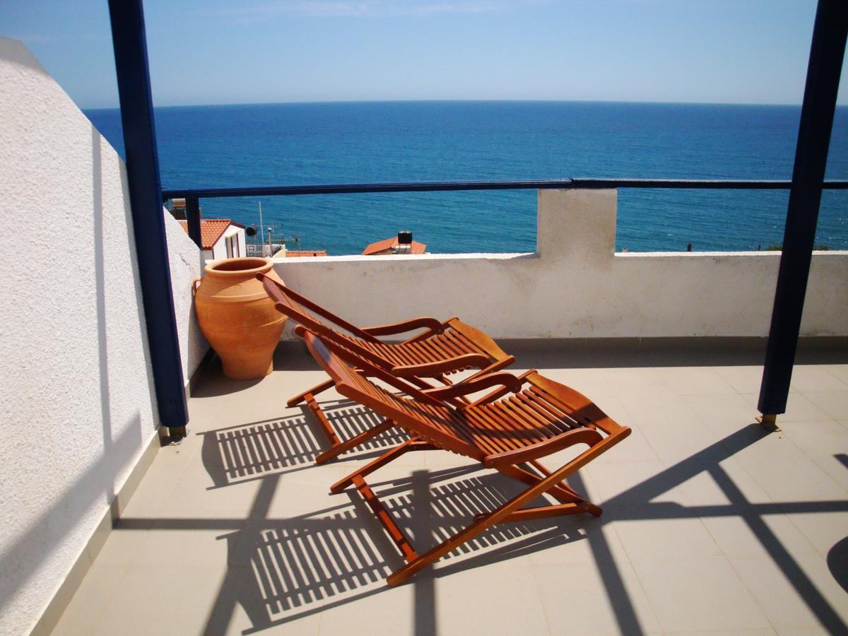 Big Blue Apartments Myrtos  Exterior photo