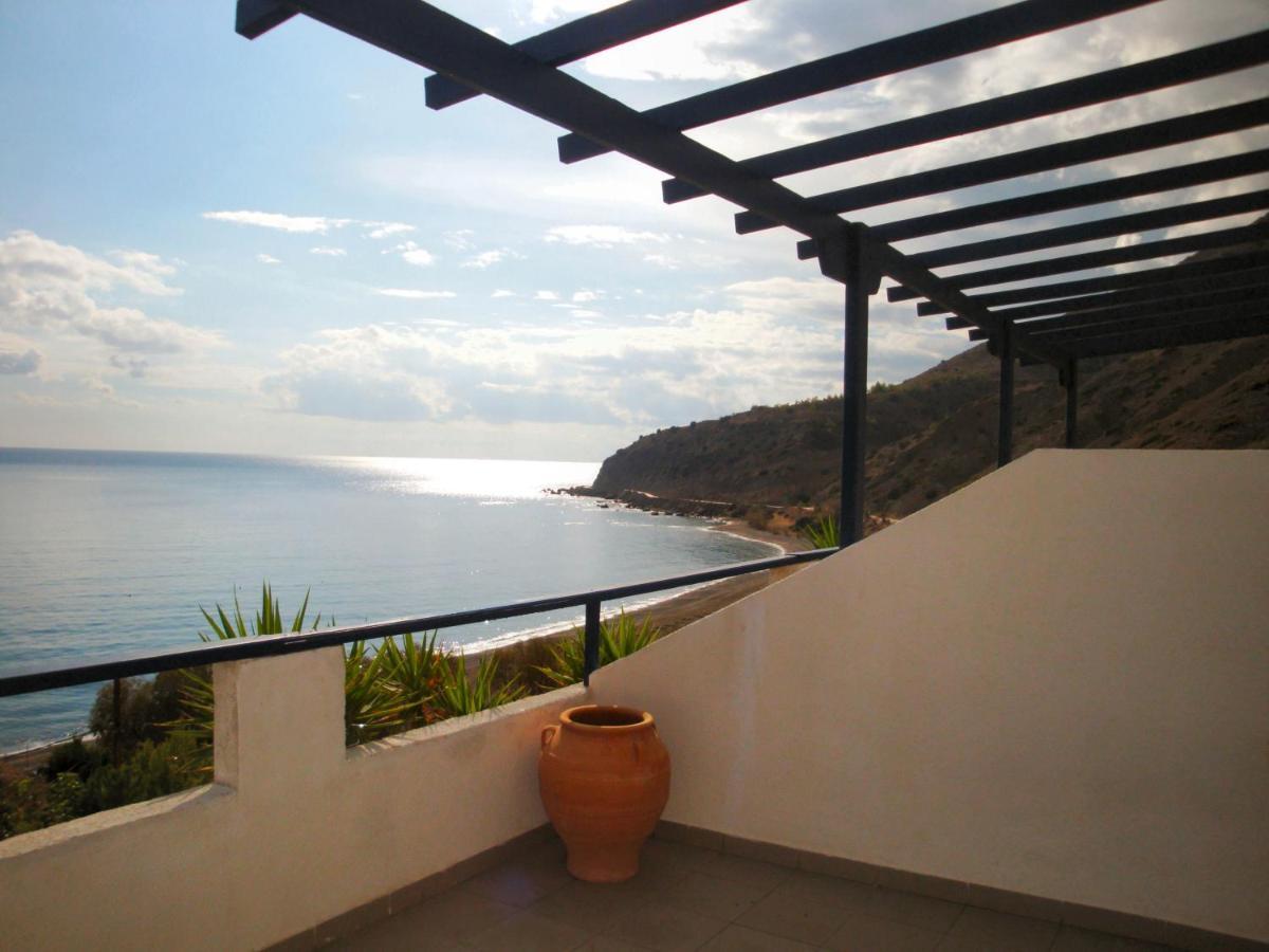 Big Blue Apartments Myrtos  Exterior photo